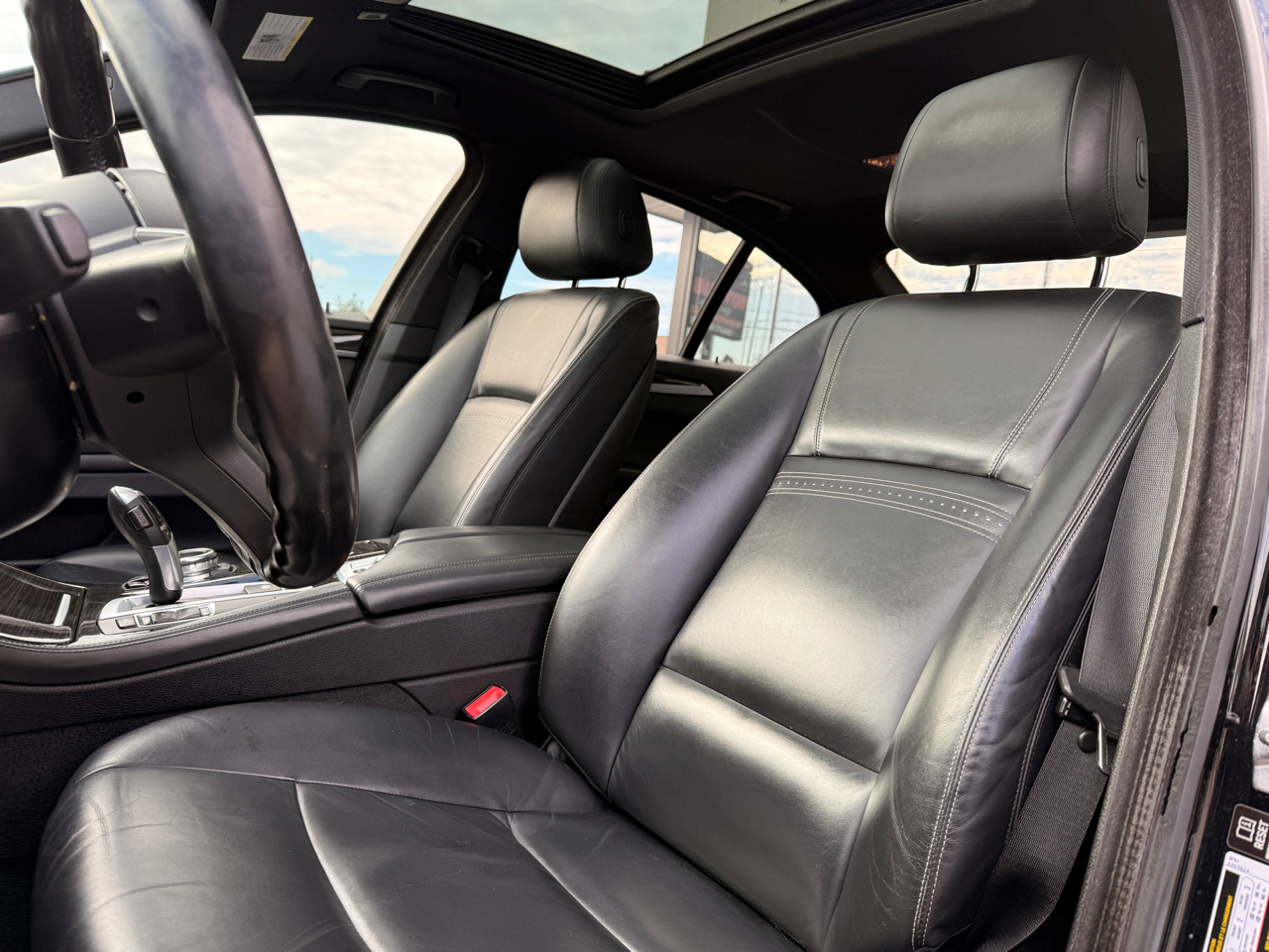 BMW 5-Series 528i 2015