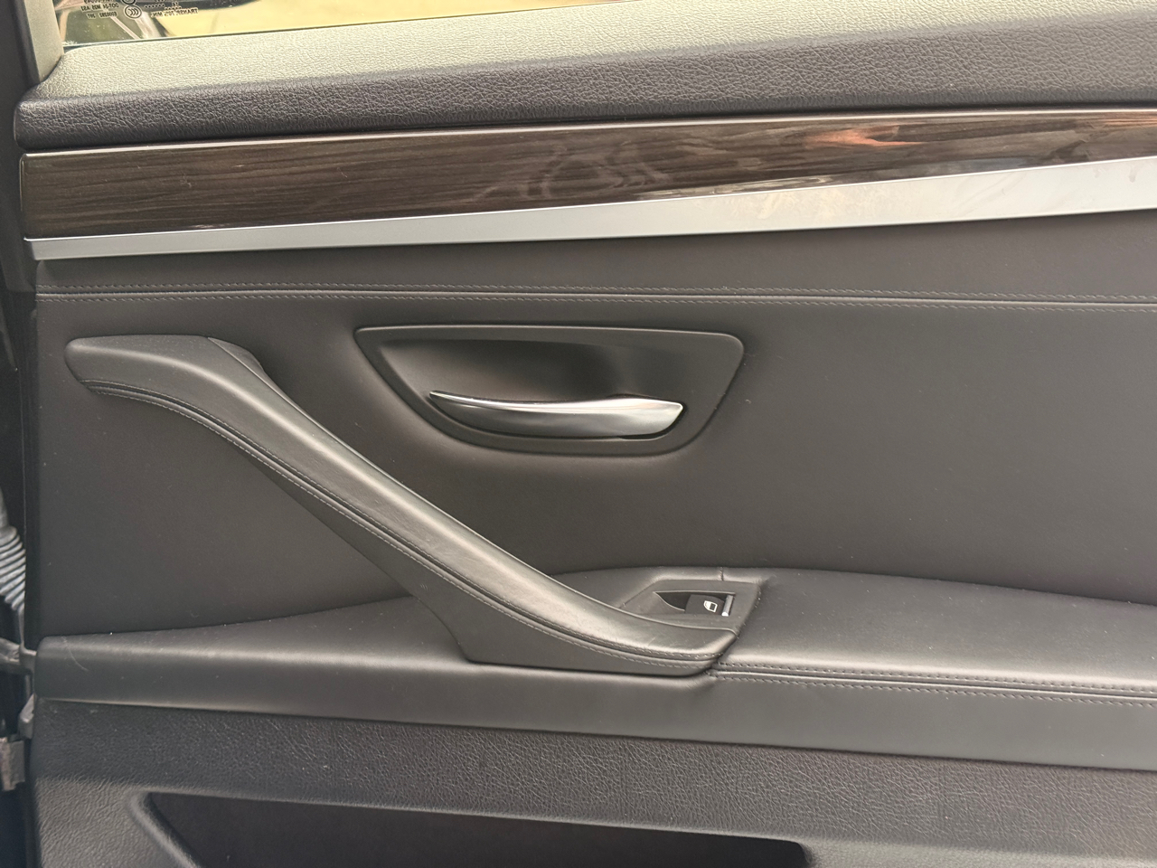 BMW 5-Series 528i 2015