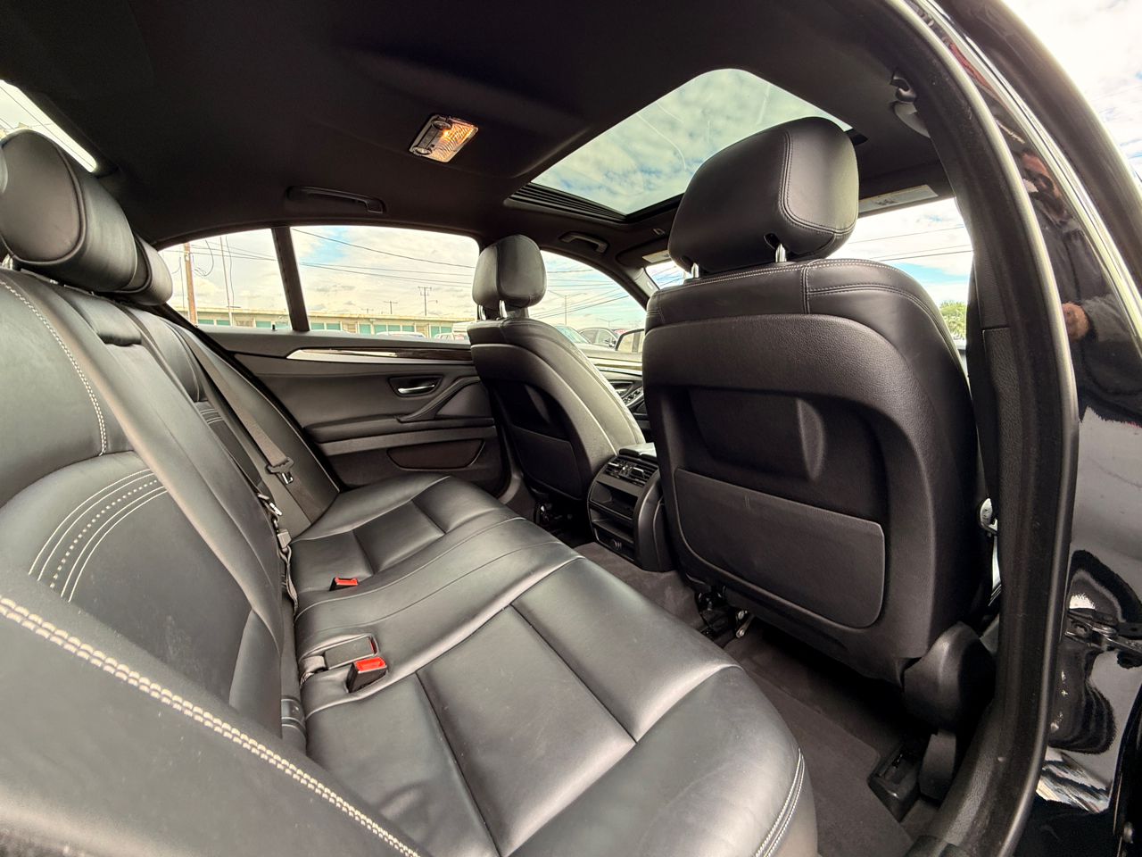 BMW 5-Series 528i 2015