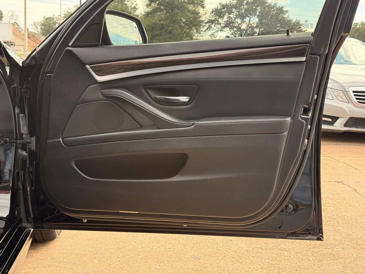 BMW 5-Series 528i 2015