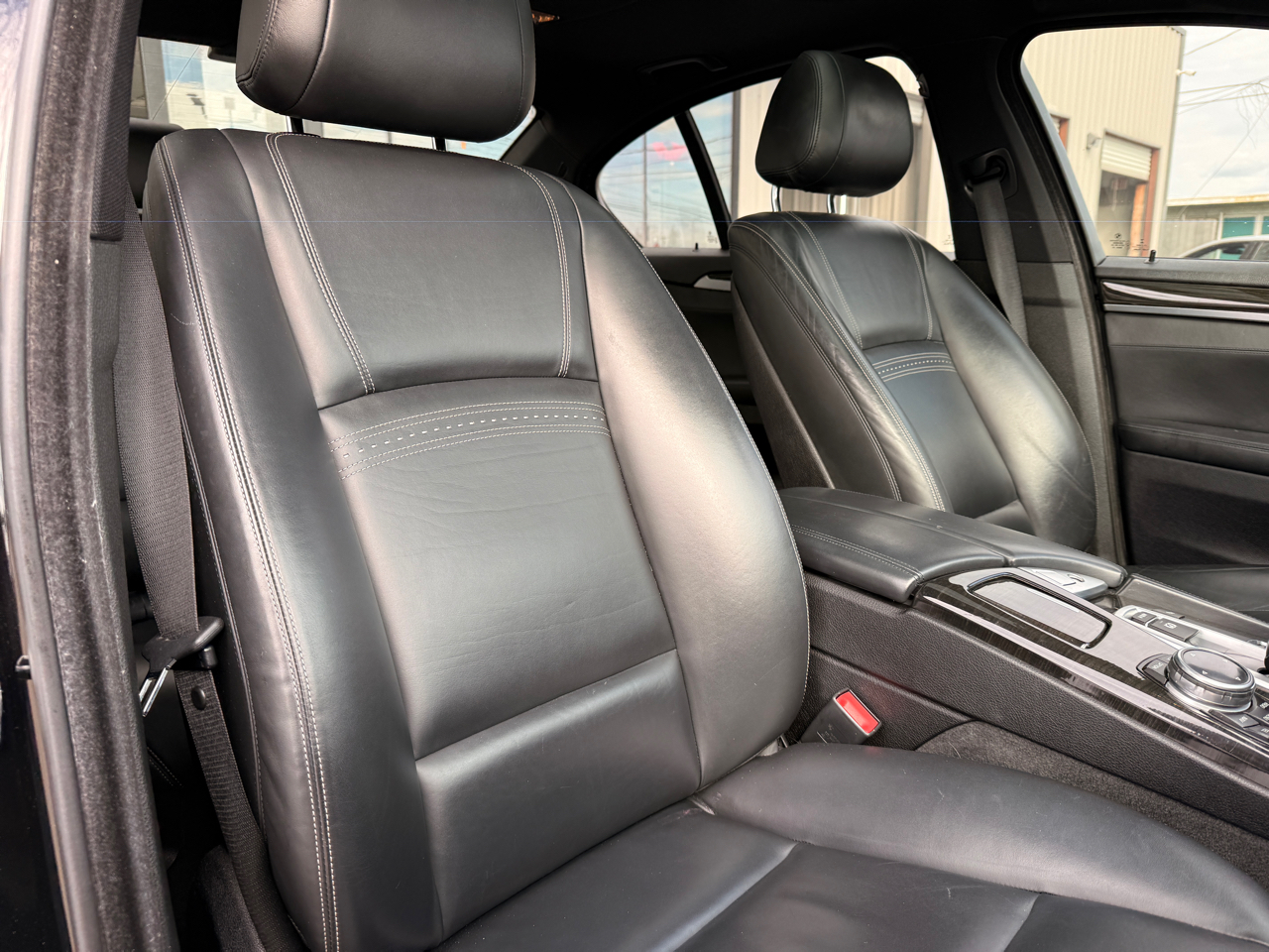 BMW 5-Series 528i 2015