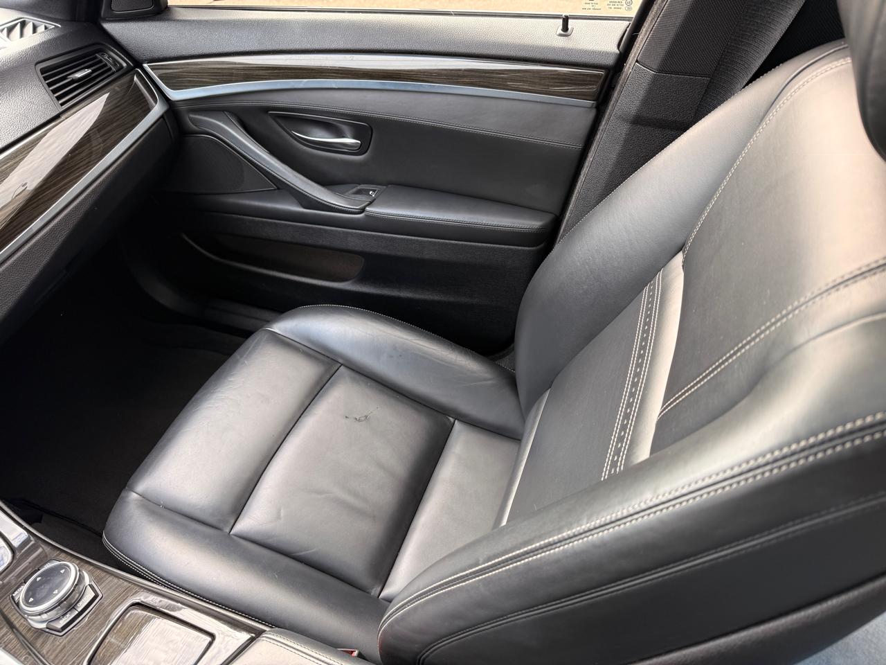 BMW 5-Series 528i 2015