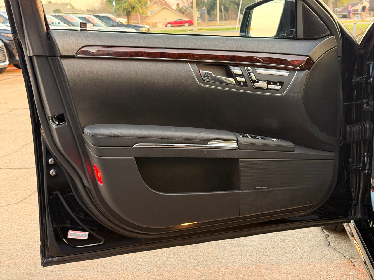 Mercedes-Benz S-Class S550 2012