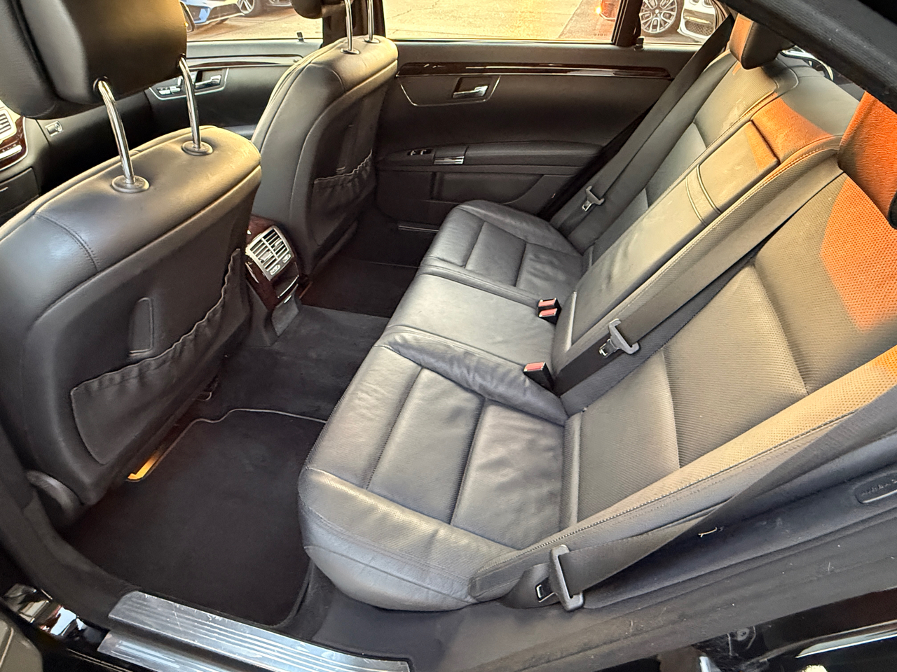 Mercedes-Benz S-Class S550 2012