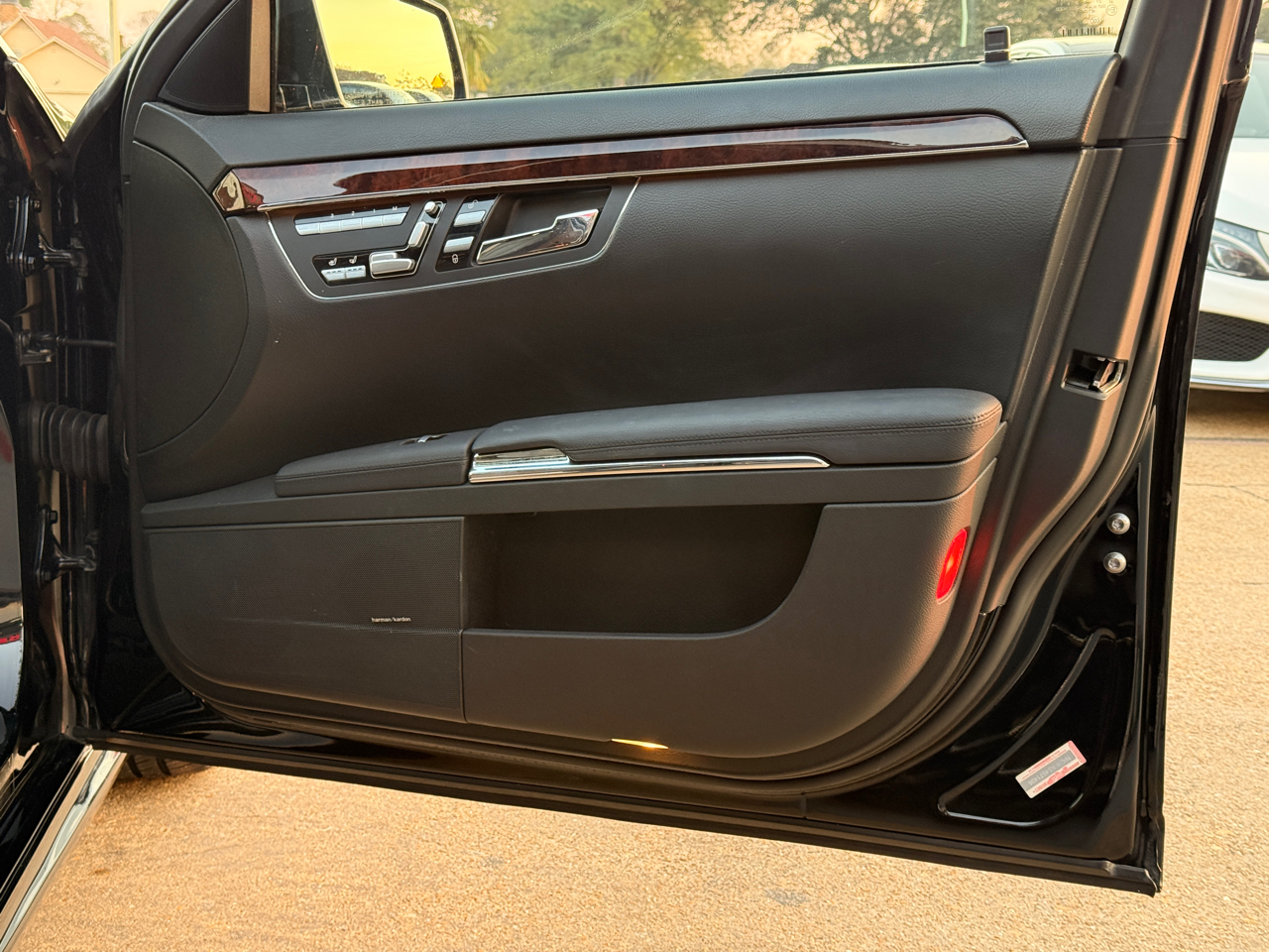 Mercedes-Benz S-Class S550 2012