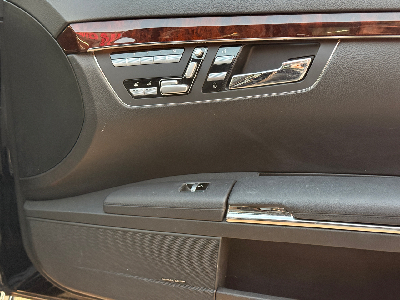 Mercedes-Benz S-Class S550 2012