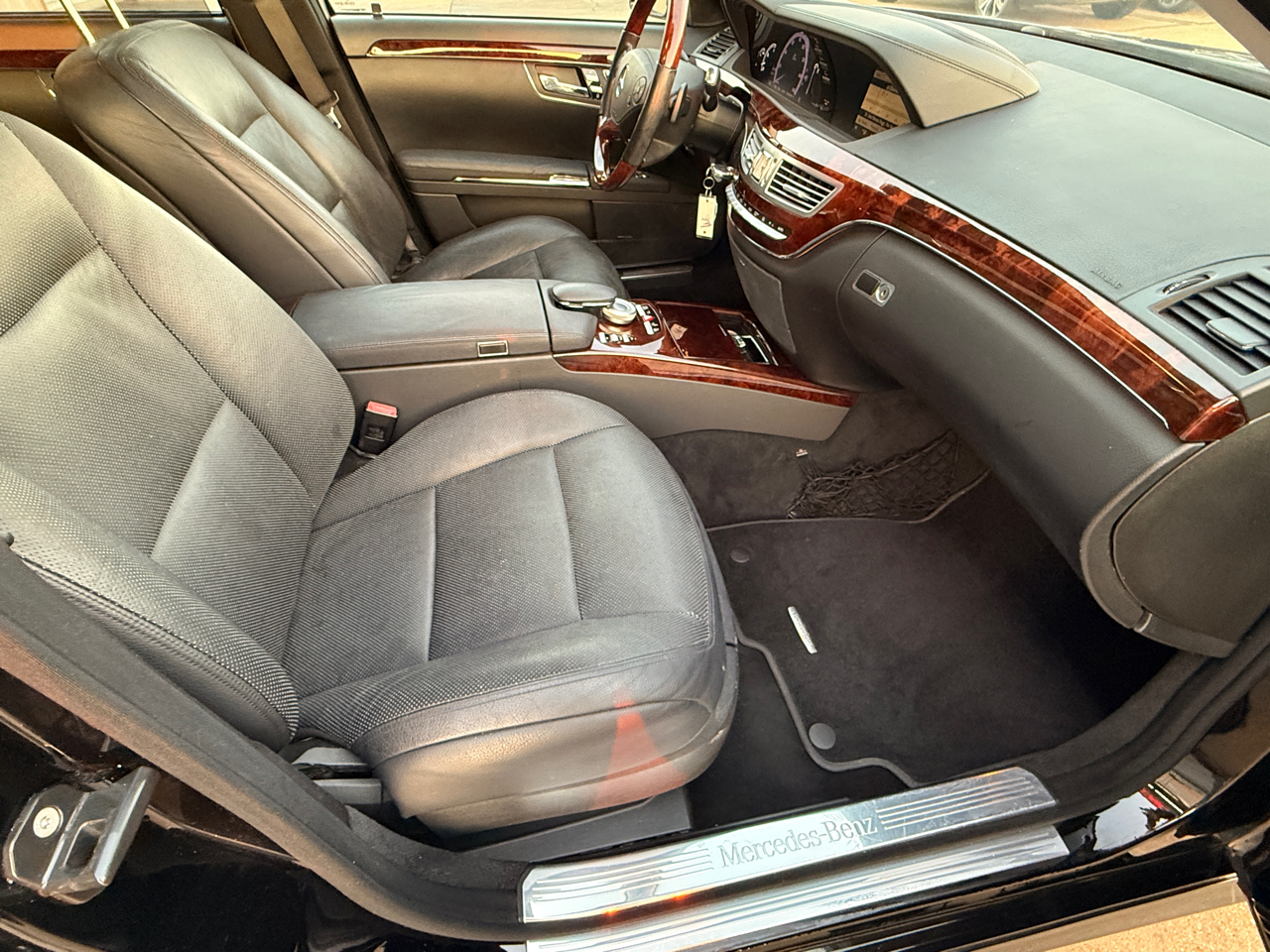 Mercedes-Benz S-Class S550 2012