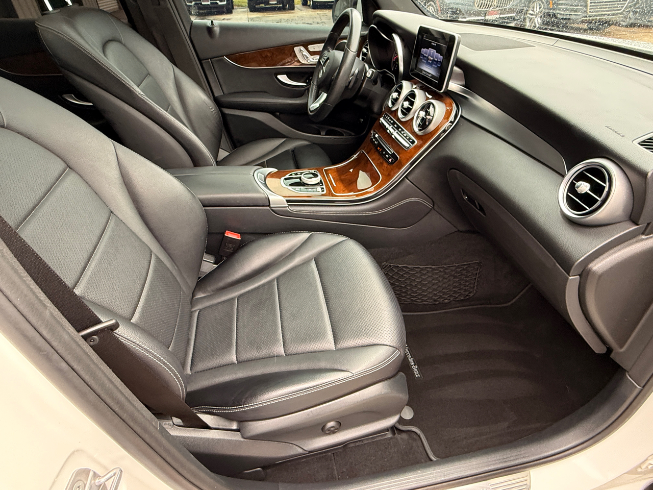 Mercedes-Benz GLC-Class GLC300 2017