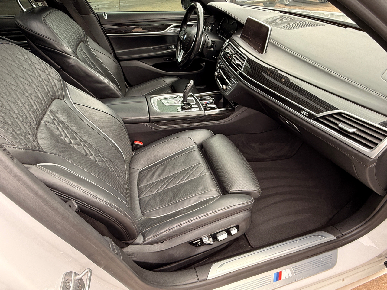 BMW 7-Series 750i 4D Sedan 2019