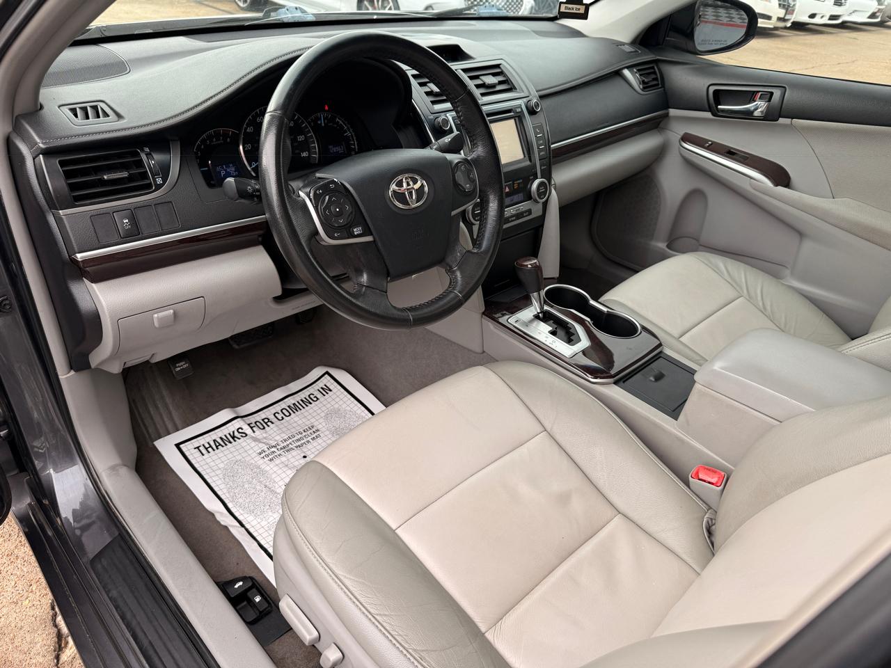 Toyota Camry 4dr Sdn XLE Auto 2012