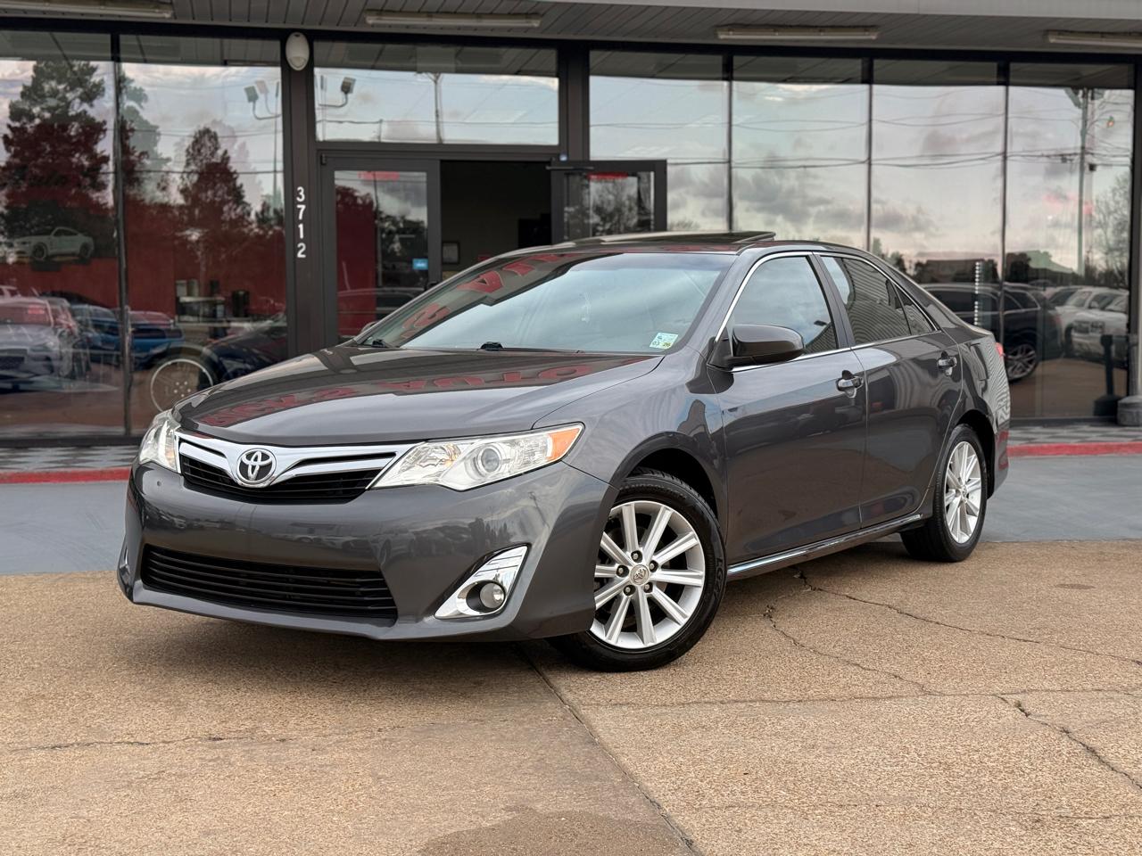 Toyota Camry 4dr Sdn XLE Auto 2012