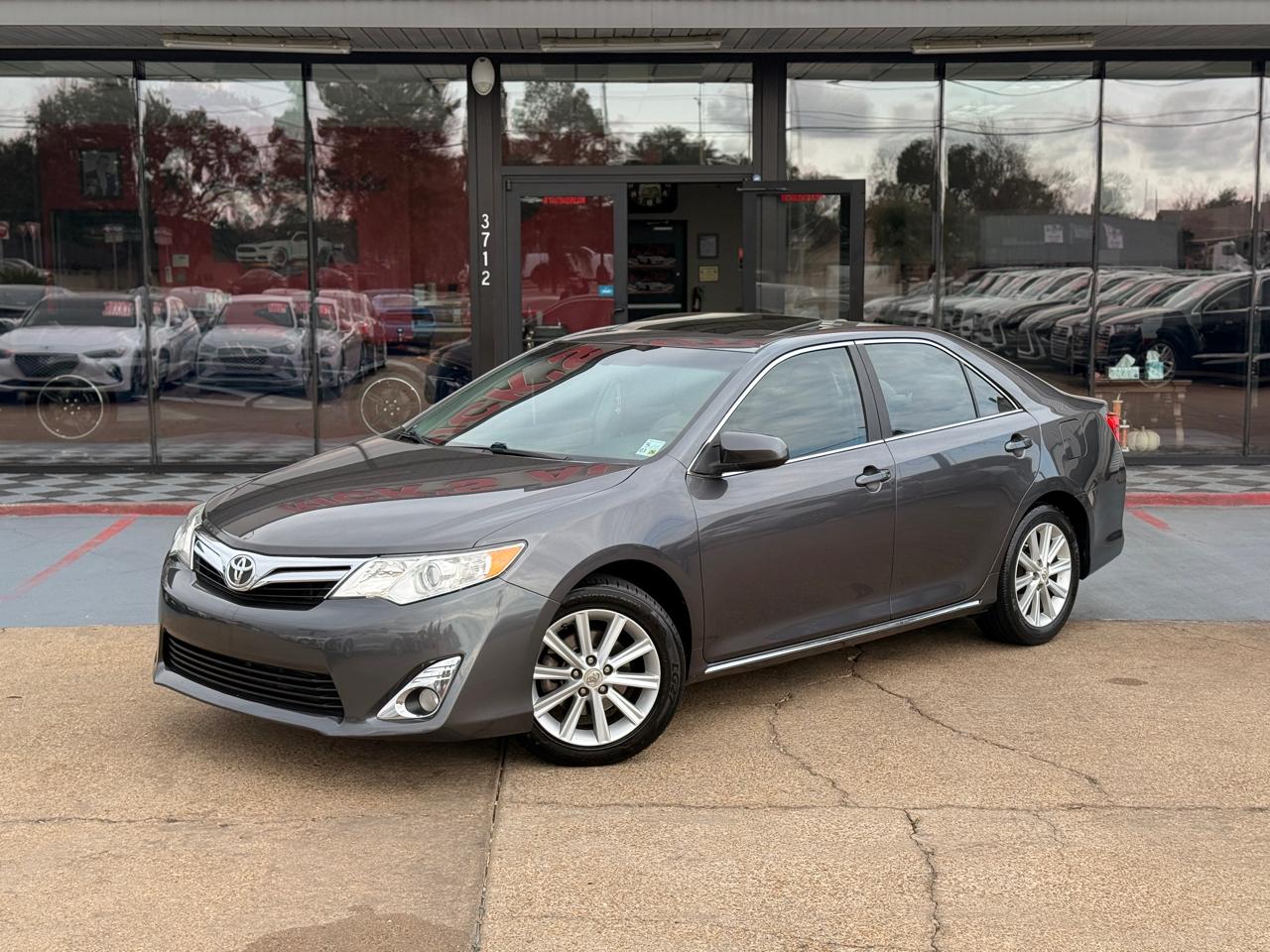 Toyota Camry 4dr Sdn XLE Auto 2012