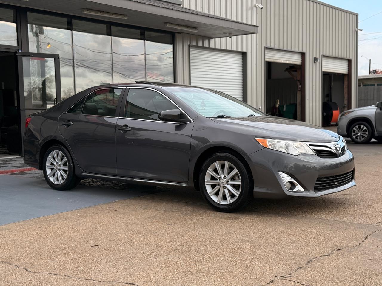 Toyota Camry 4dr Sdn XLE Auto 2012