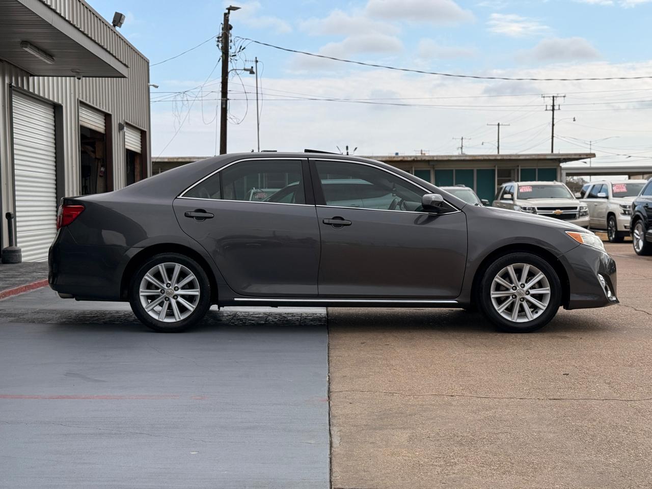 Toyota Camry 4dr Sdn XLE Auto 2012