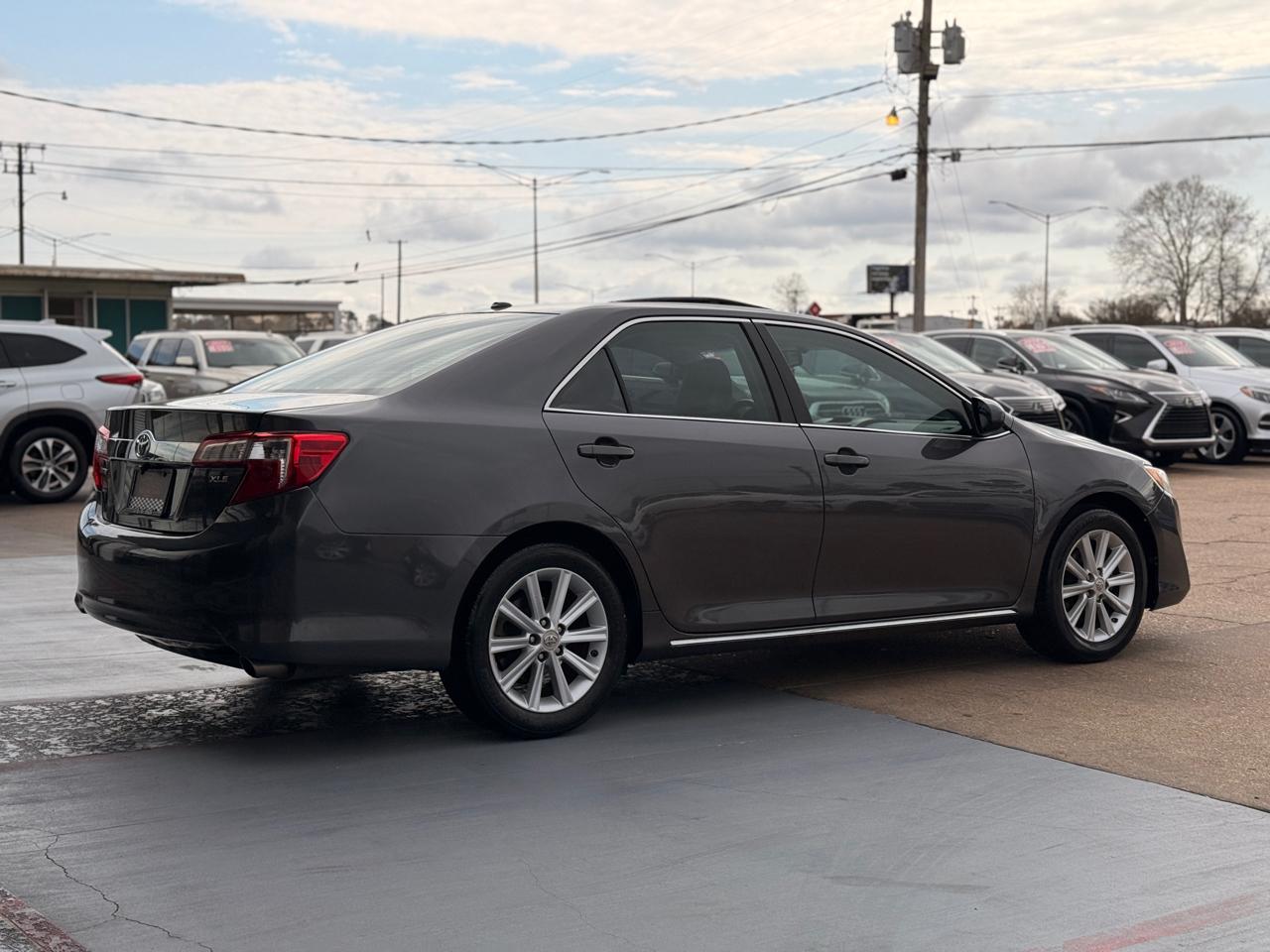 Toyota Camry 4dr Sdn XLE Auto 2012
