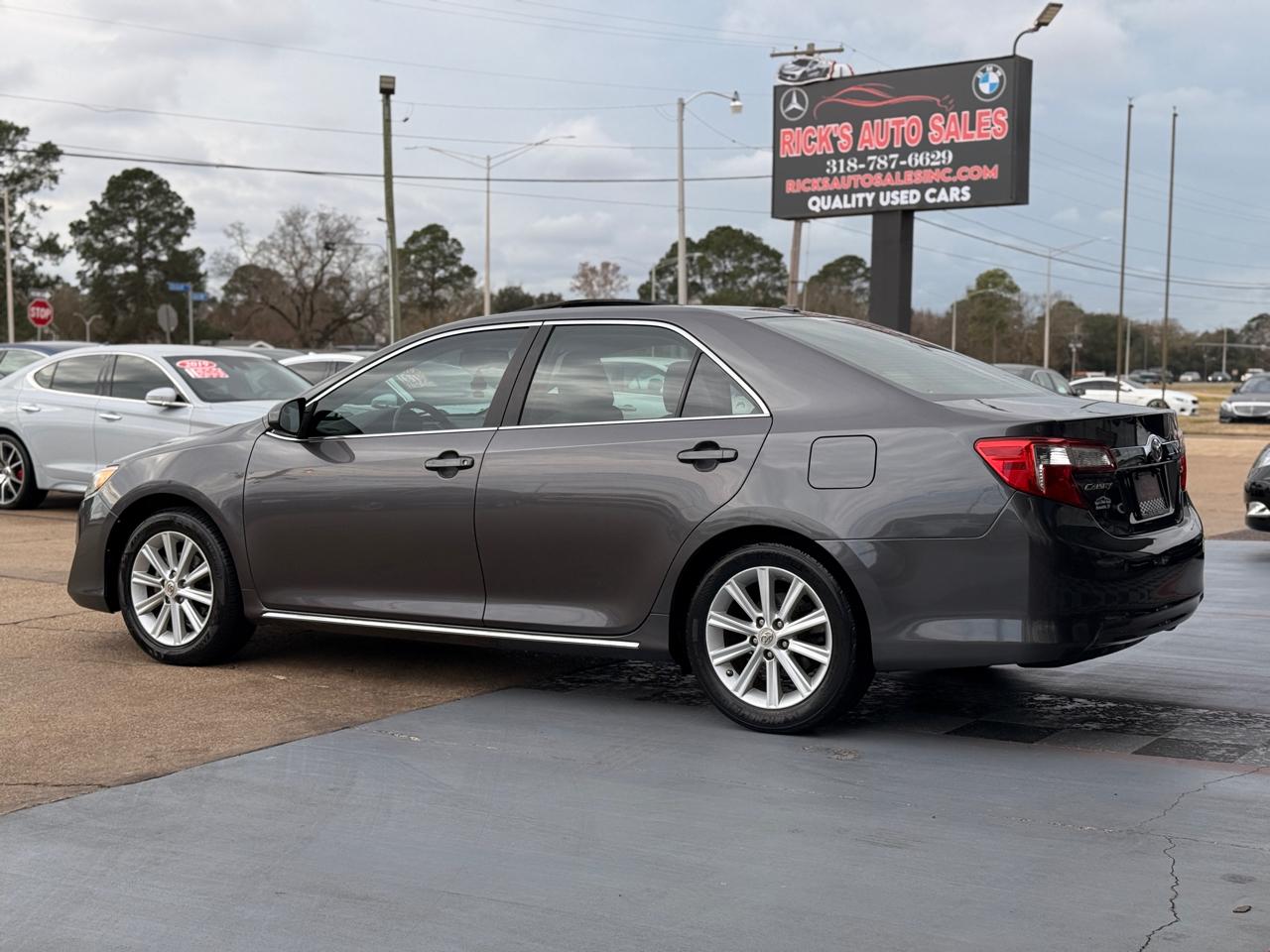 Toyota Camry 4dr Sdn XLE Auto 2012