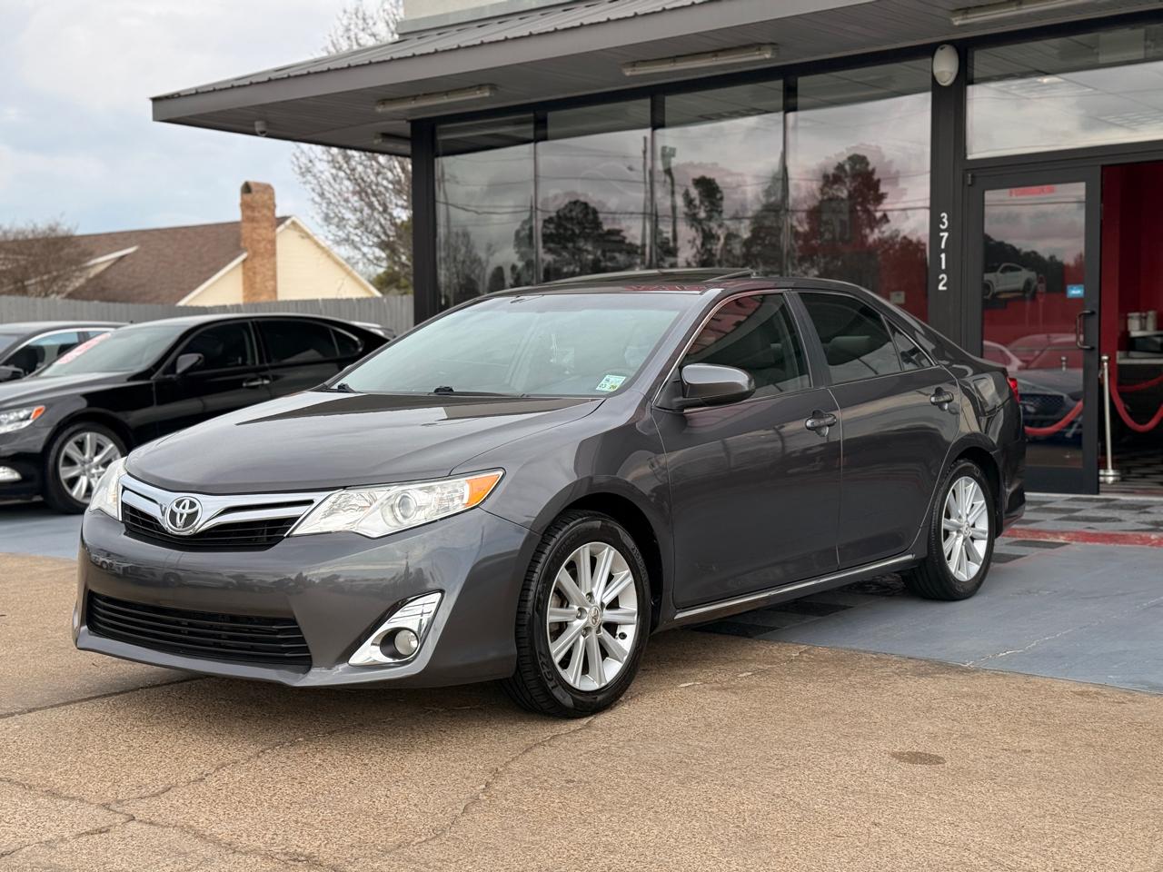 Toyota Camry 4dr Sdn XLE Auto 2012