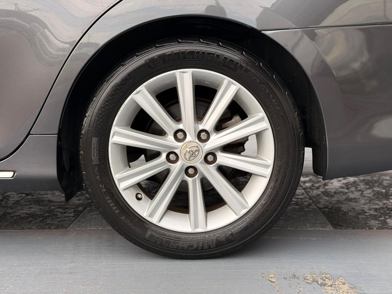 Toyota Camry 4dr Sdn XLE Auto 2012