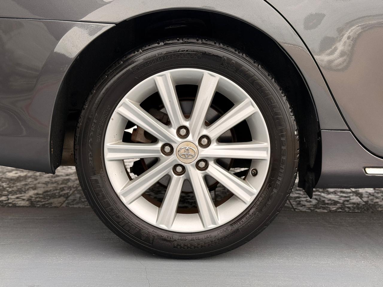 Toyota Camry 4dr Sdn XLE Auto 2012