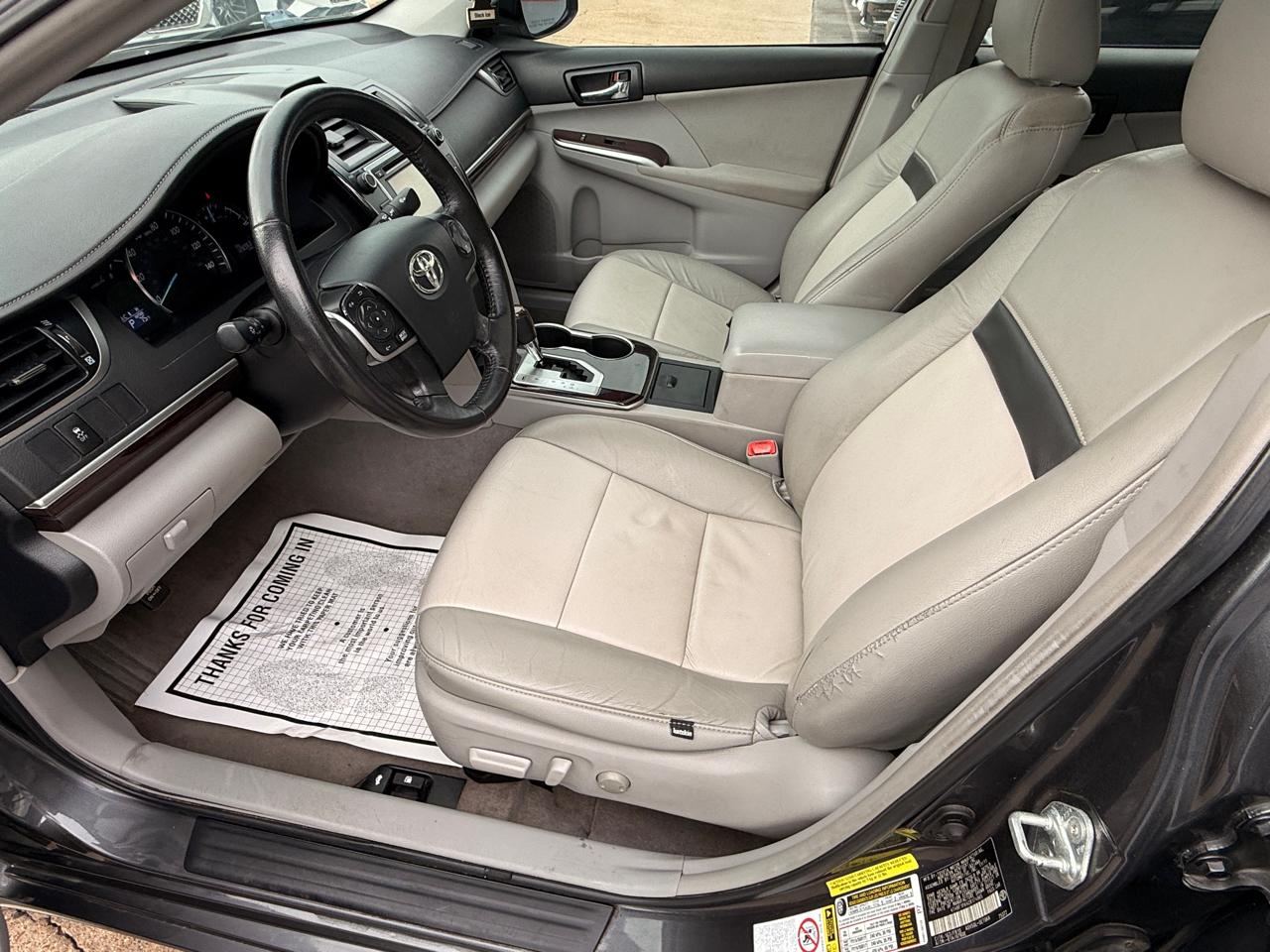 Toyota Camry 4dr Sdn XLE Auto 2012