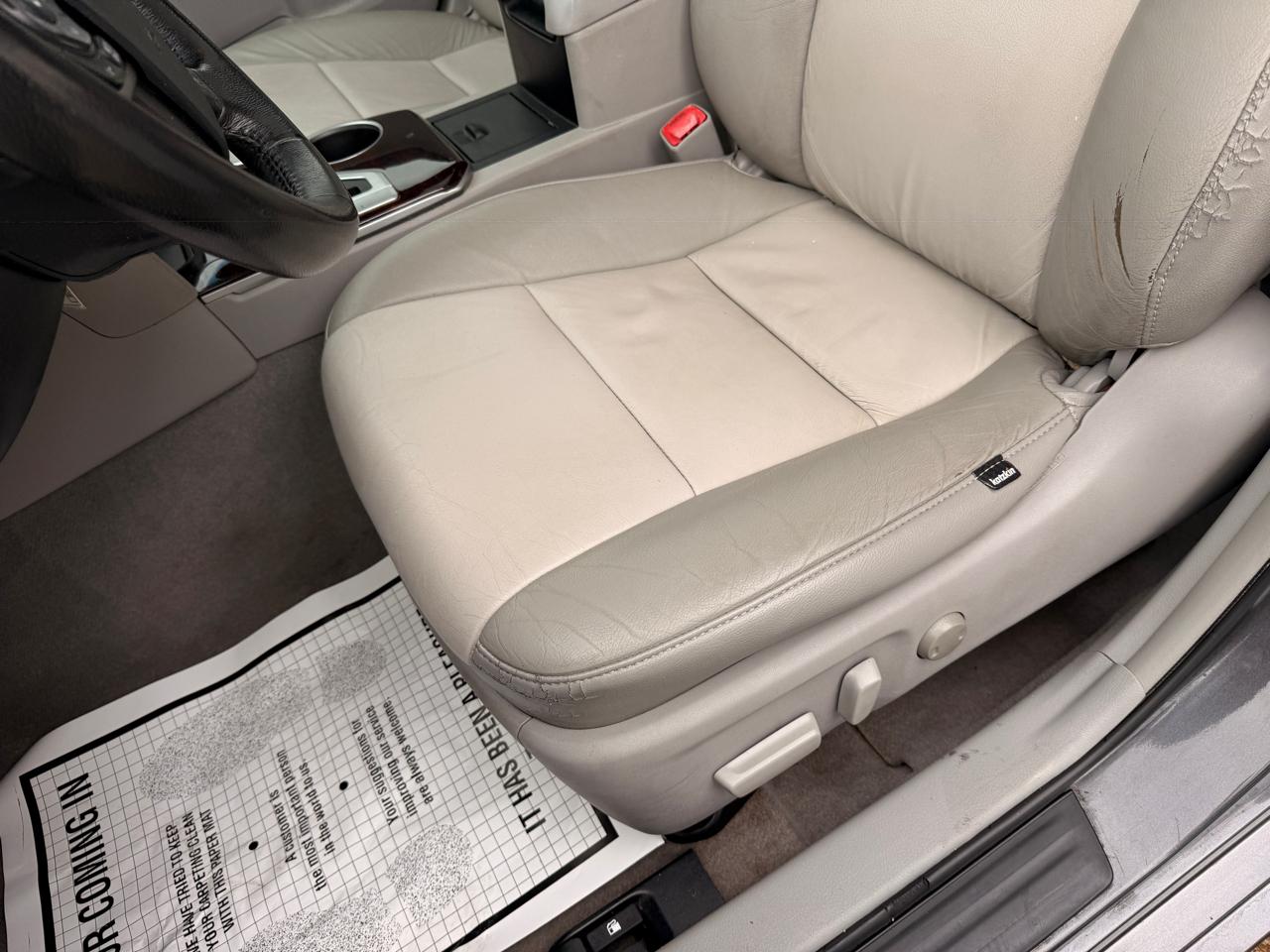 Toyota Camry 4dr Sdn XLE Auto 2012