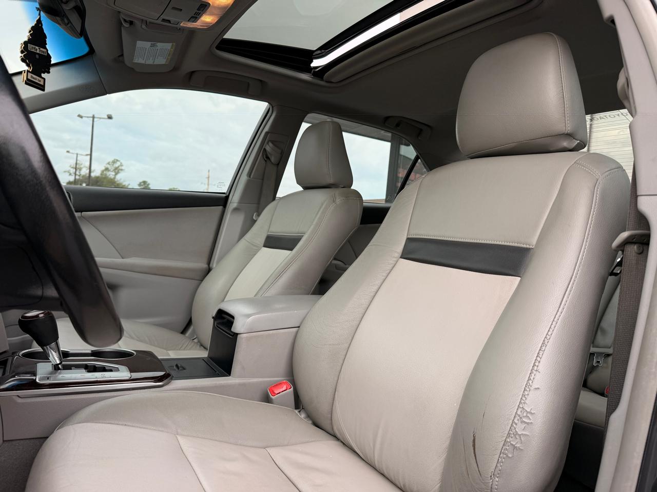 Toyota Camry 4dr Sdn XLE Auto 2012
