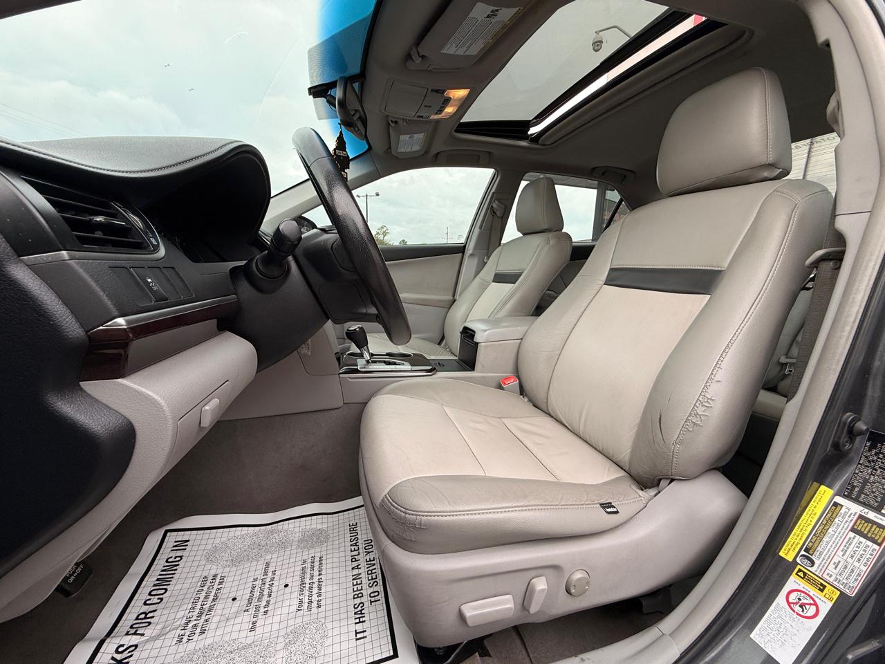 Toyota Camry 4dr Sdn XLE Auto 2012
