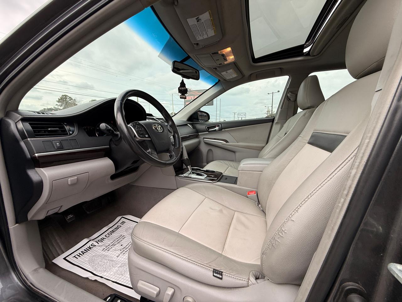 Toyota Camry 4dr Sdn XLE Auto 2012