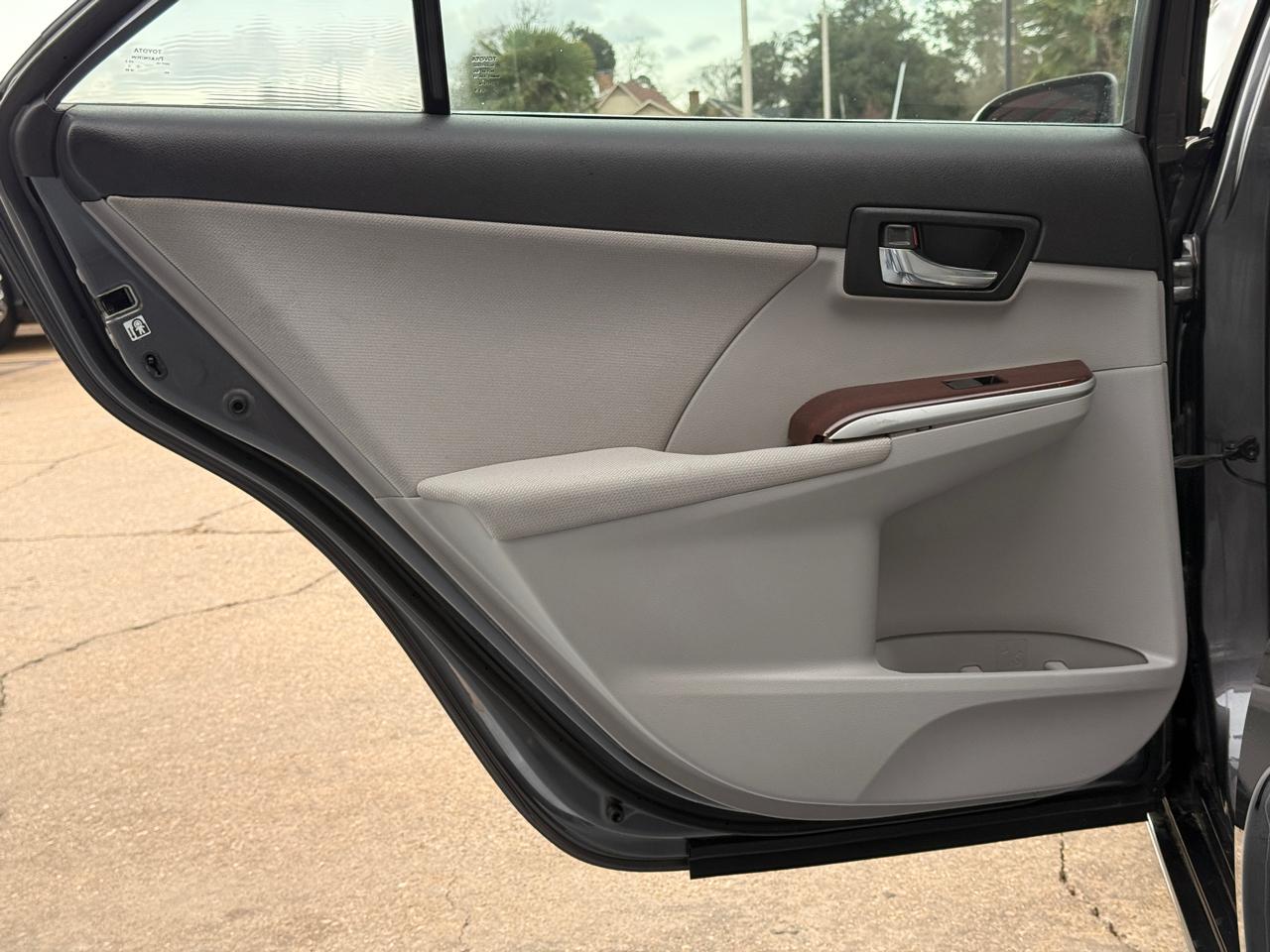 Toyota Camry 4dr Sdn XLE Auto 2012