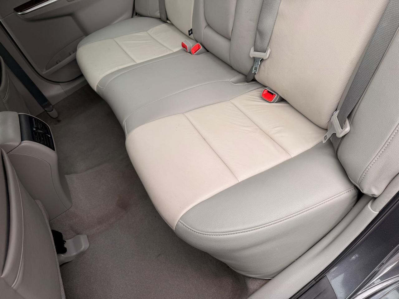 Toyota Camry 4dr Sdn XLE Auto 2012