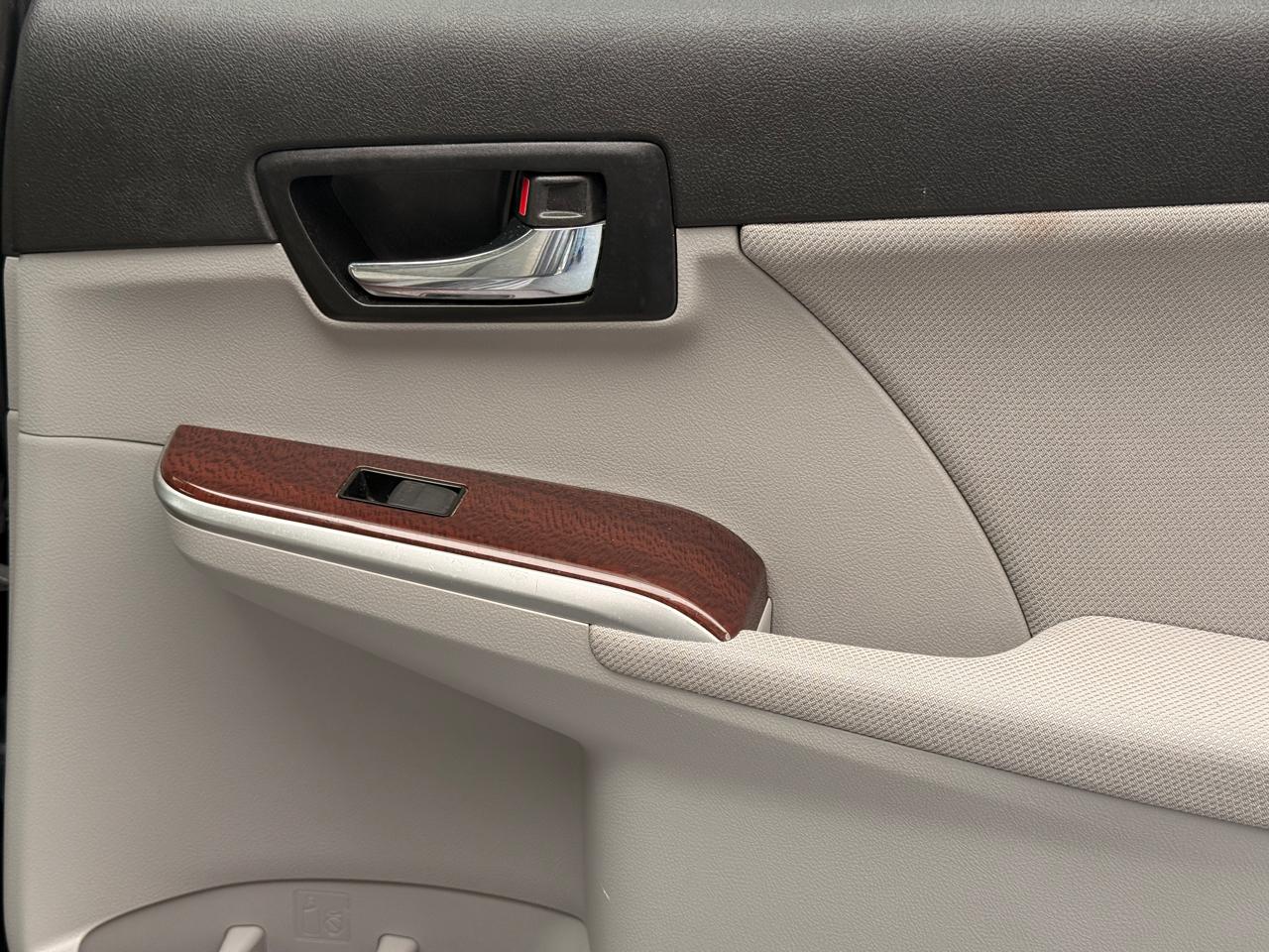 Toyota Camry 4dr Sdn XLE Auto 2012