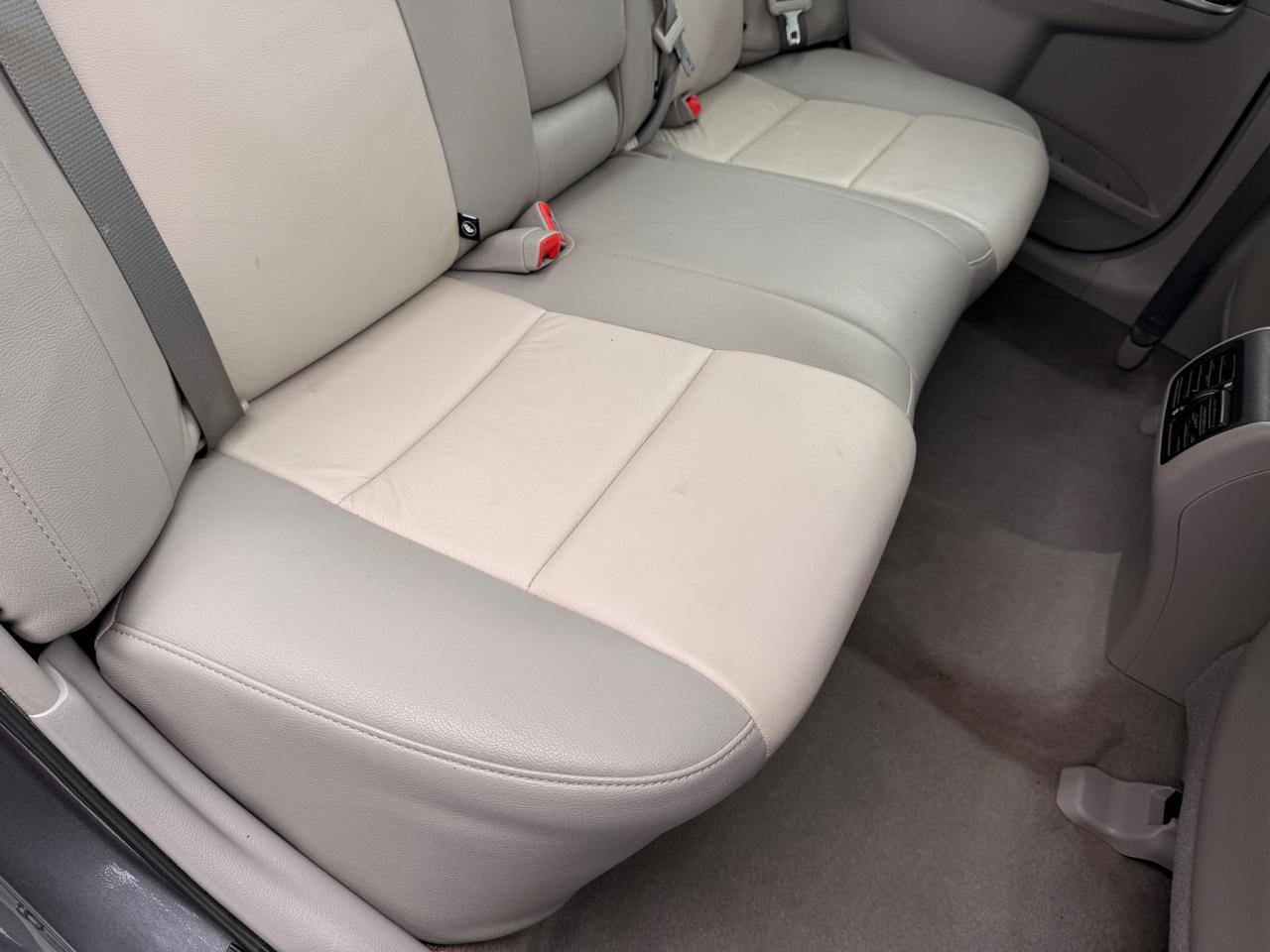 Toyota Camry 4dr Sdn XLE Auto 2012