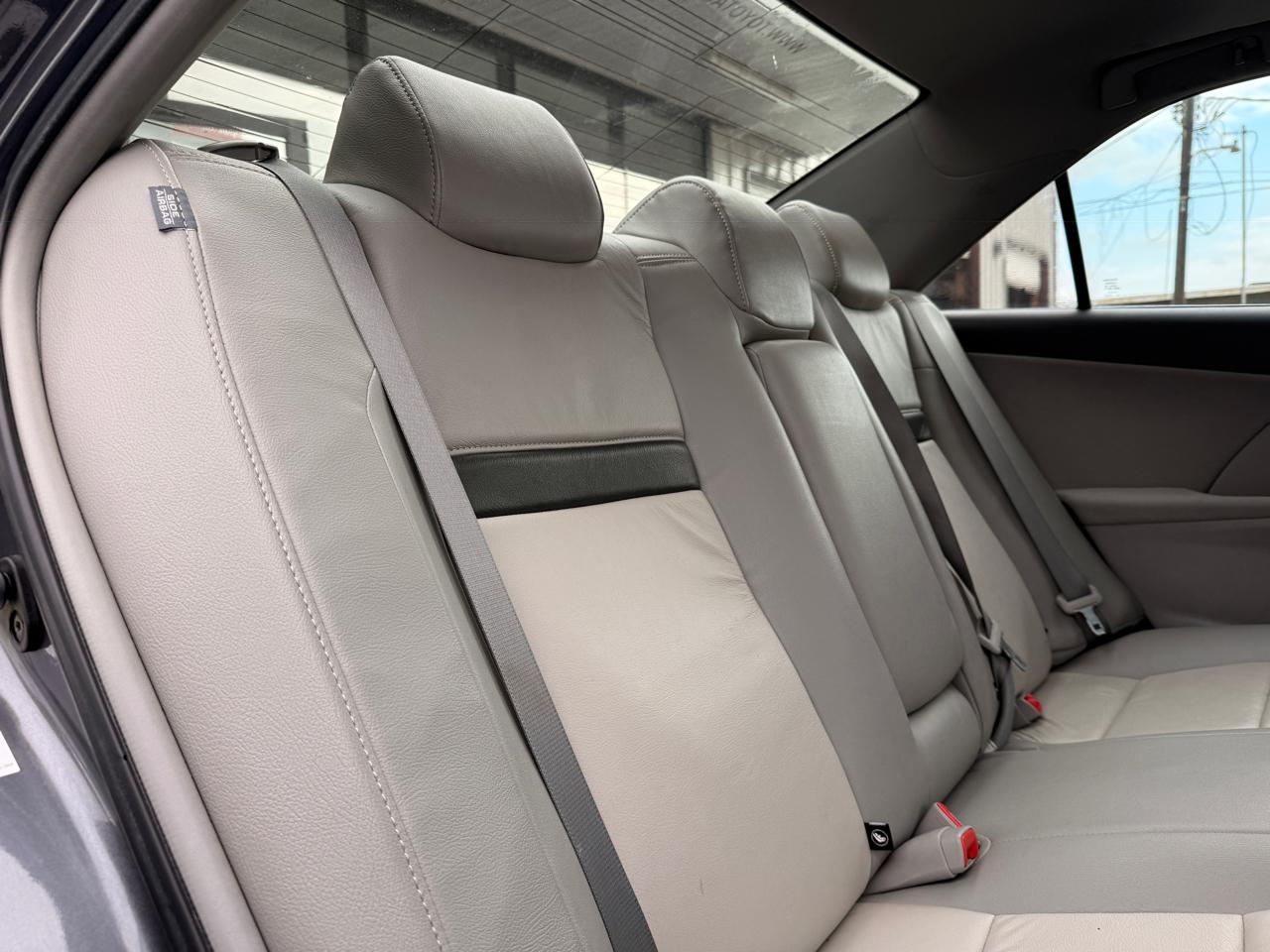 Toyota Camry 4dr Sdn XLE Auto 2012