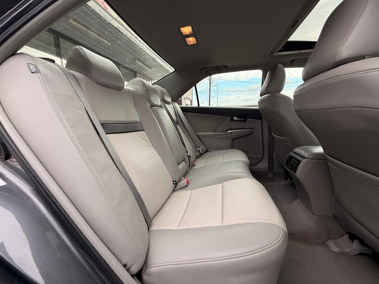 Toyota Camry 4dr Sdn XLE Auto 2012