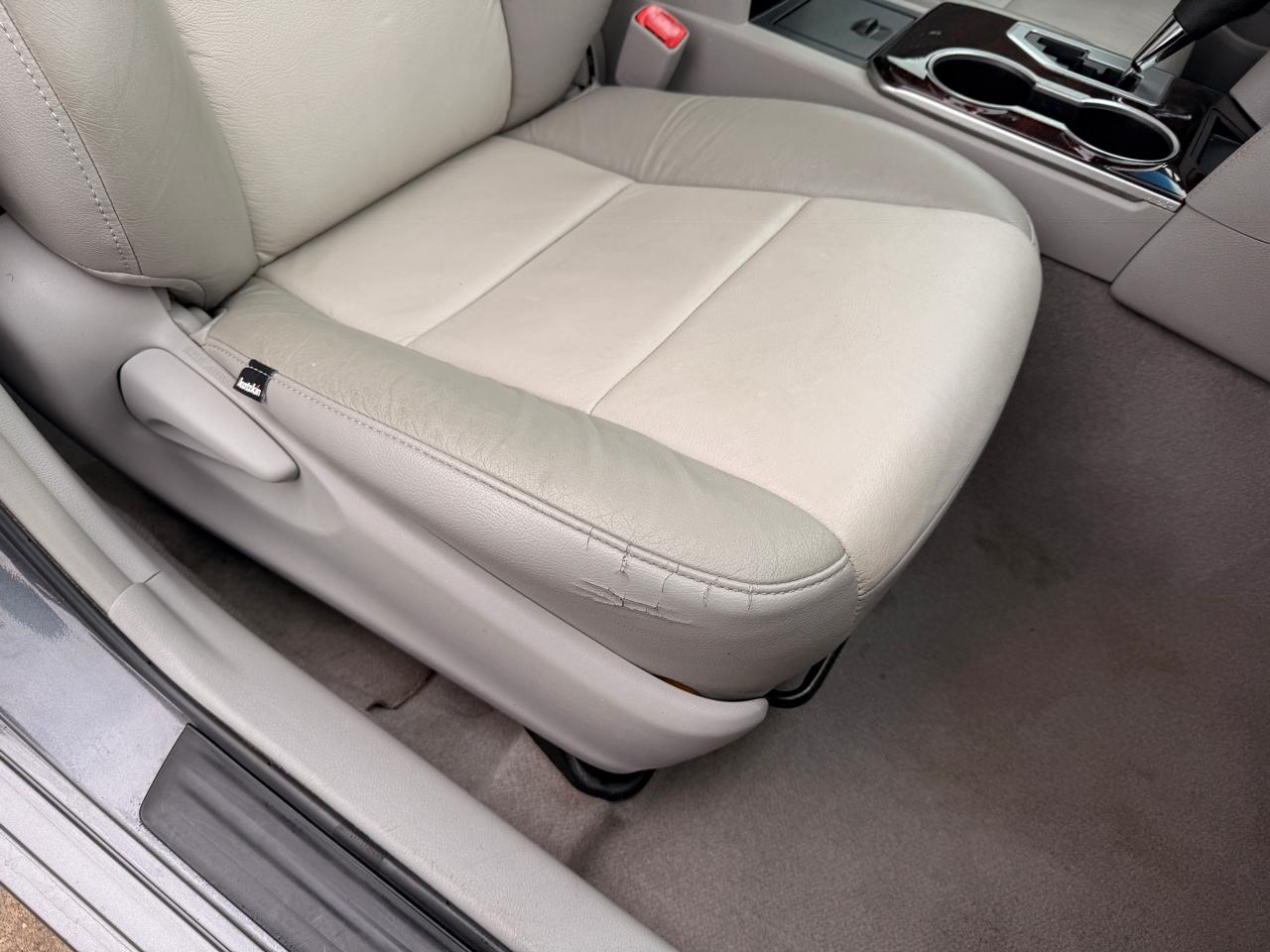 Toyota Camry 4dr Sdn XLE Auto 2012