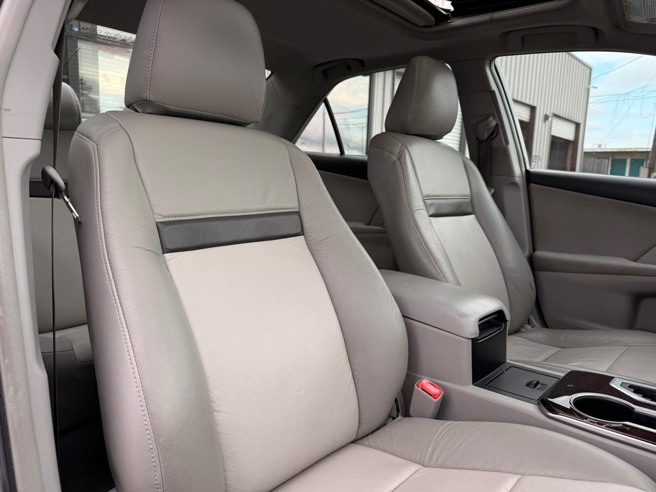 Toyota Camry 4dr Sdn XLE Auto 2012