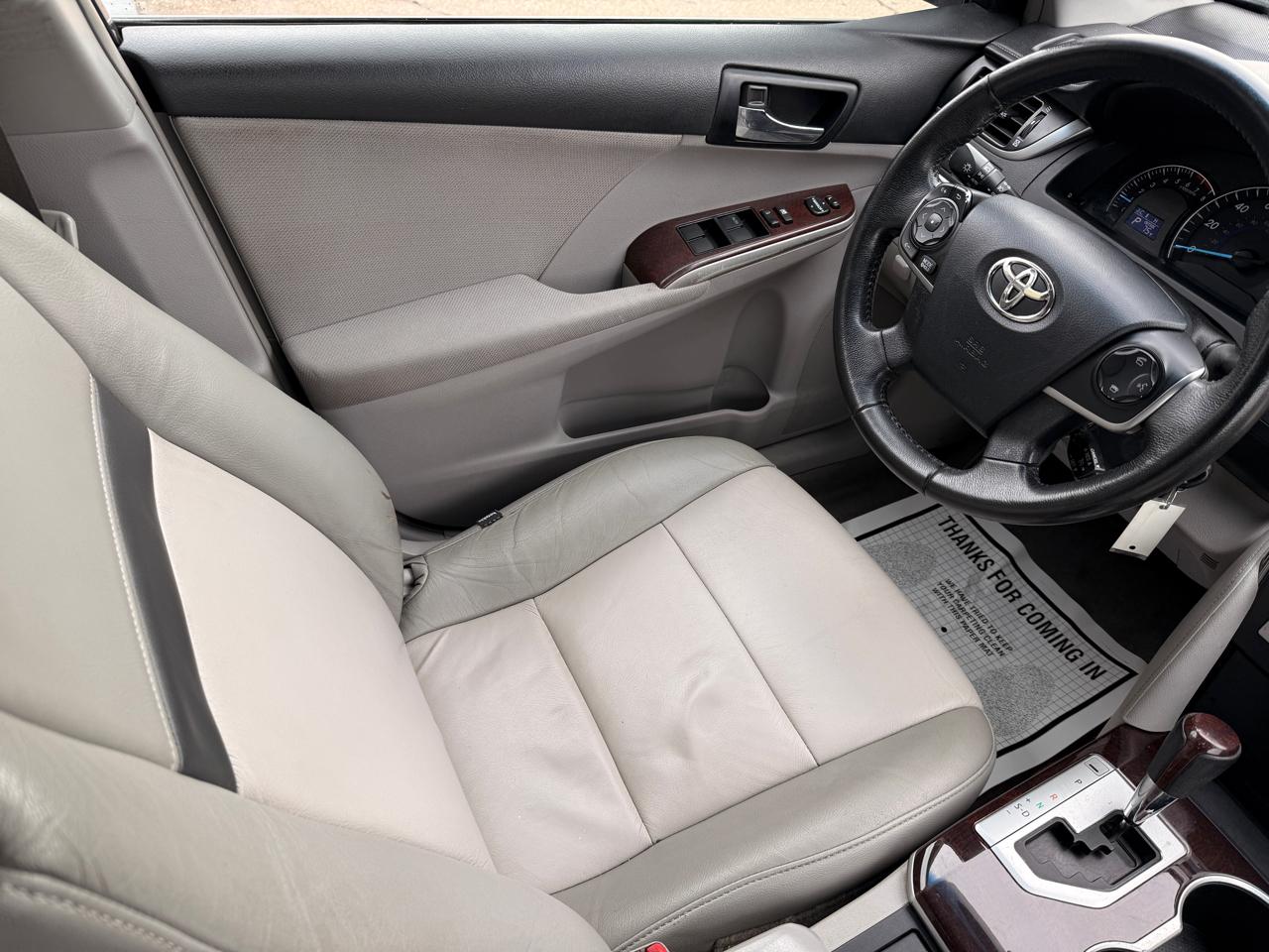 Toyota Camry 4dr Sdn XLE Auto 2012