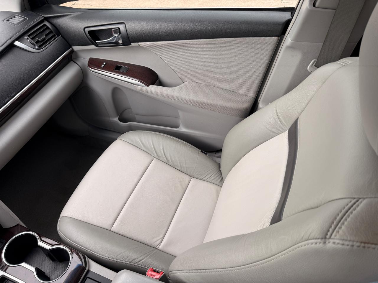 Toyota Camry 4dr Sdn XLE Auto 2012