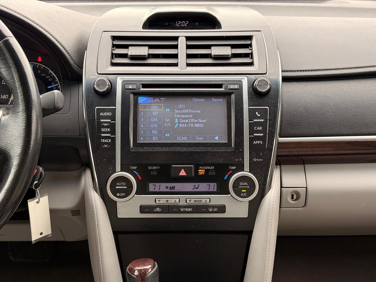 Toyota Camry 4dr Sdn XLE Auto 2012