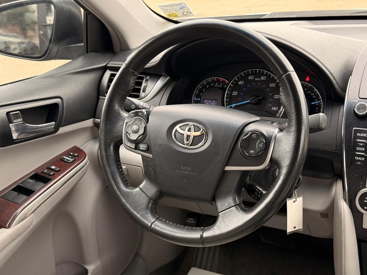 Toyota Camry 4dr Sdn XLE Auto 2012