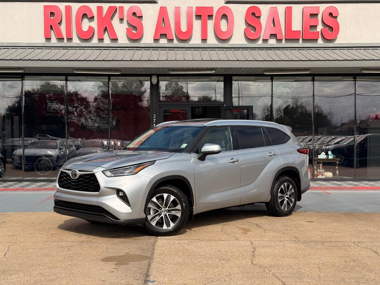 2022 Toyota Highlander XLE FWD V6