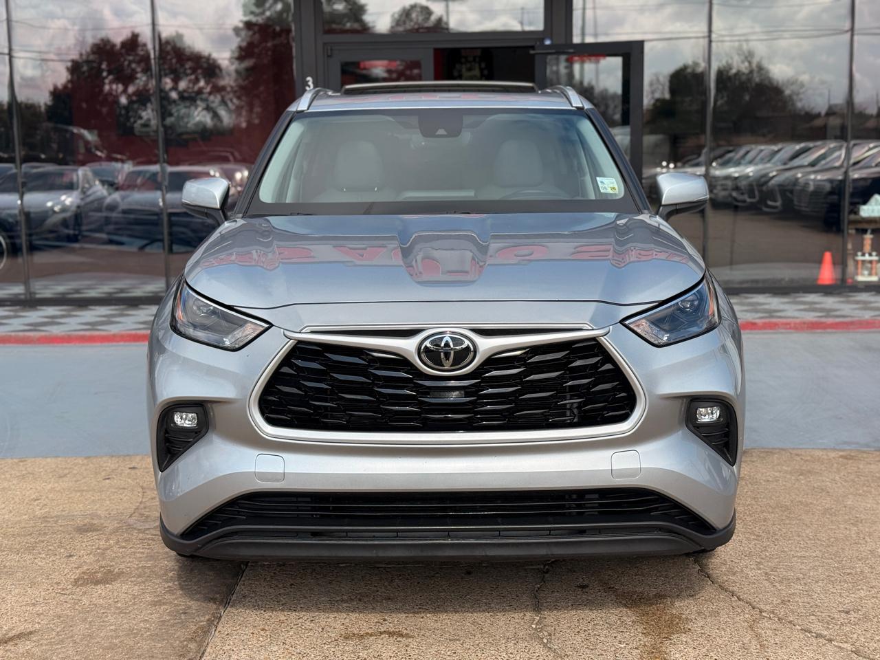 Toyota Highlander XLE FWD V6 2022