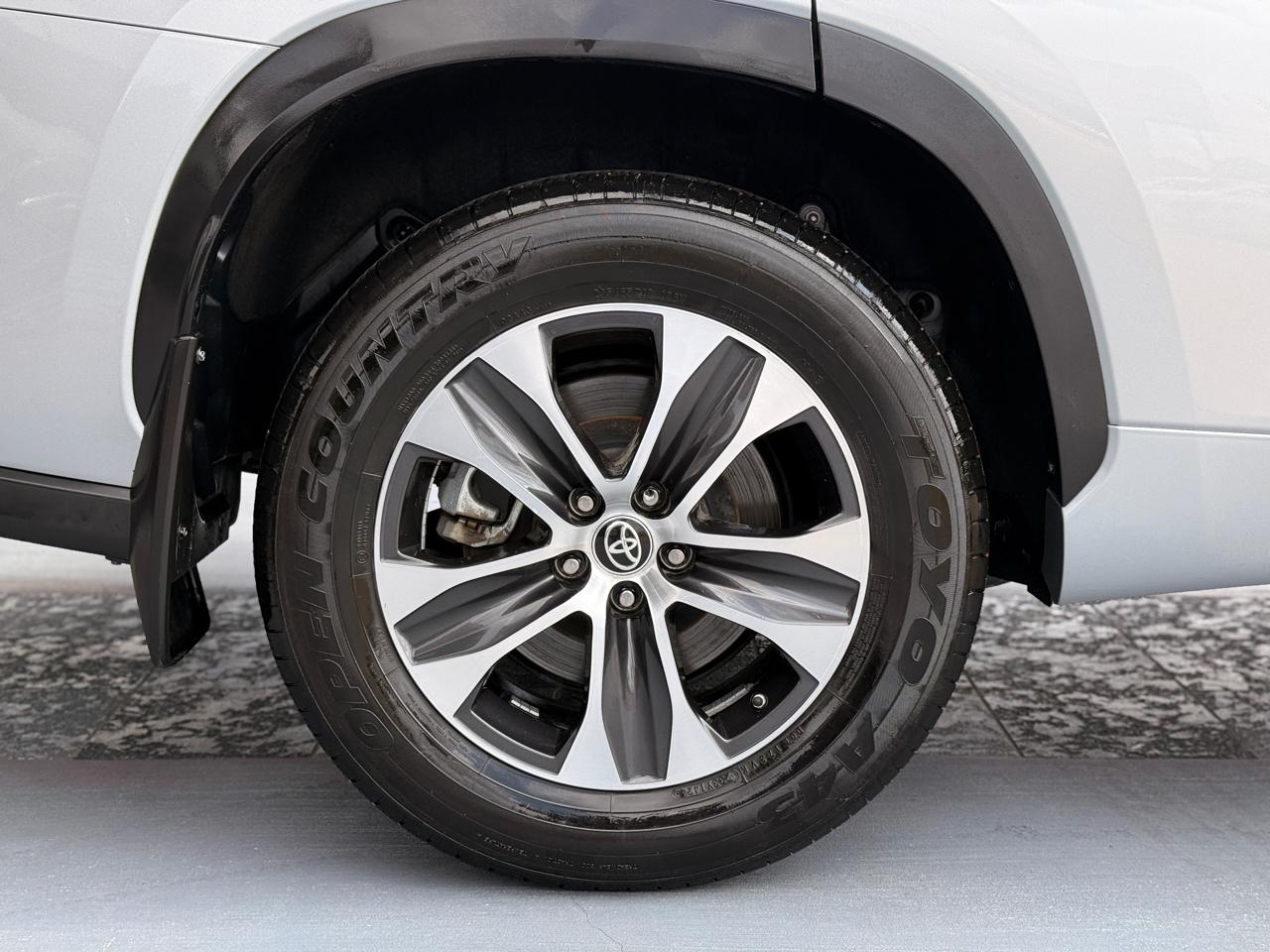 Toyota Highlander XLE FWD V6 2022