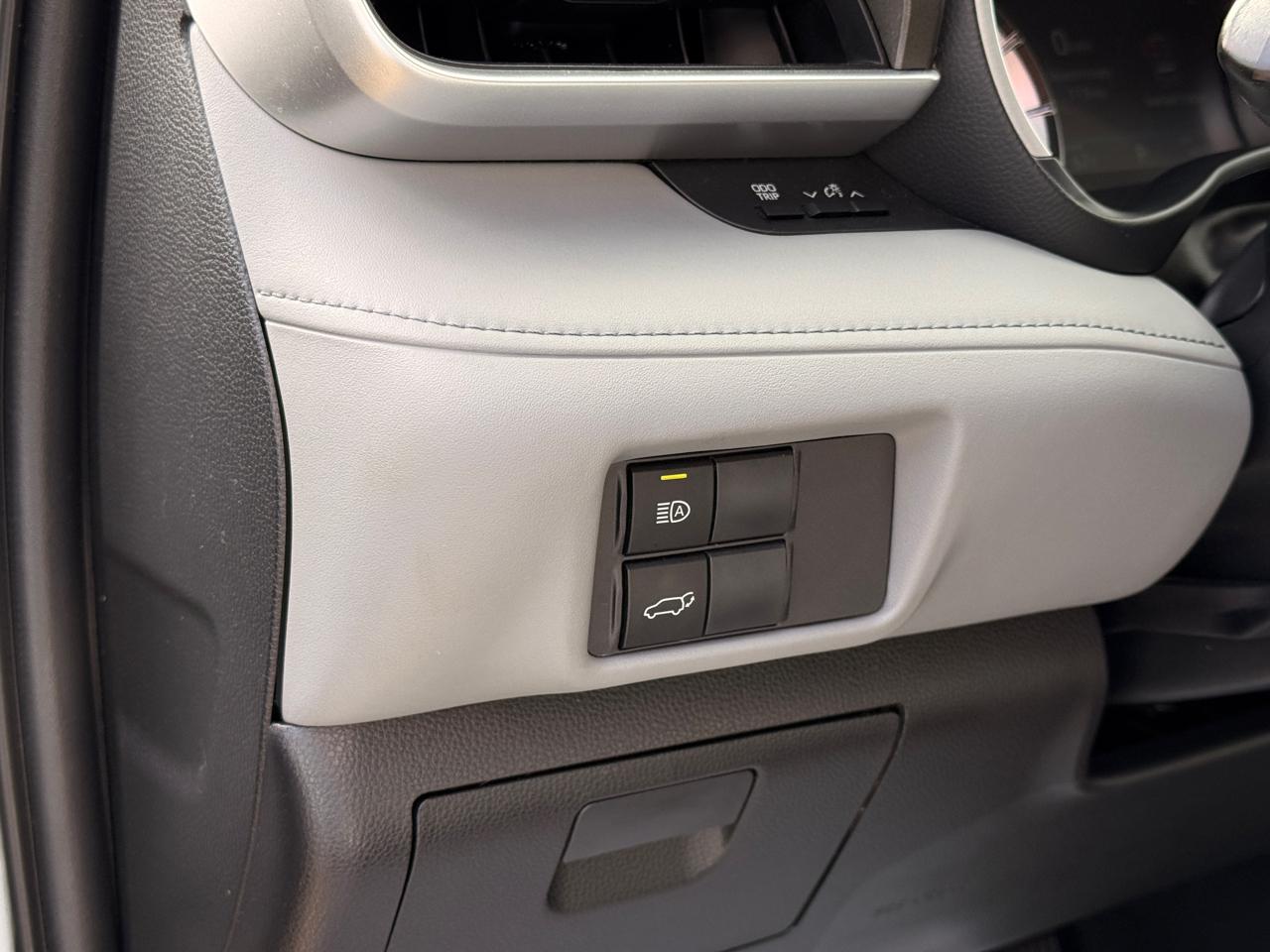 Toyota Highlander XLE FWD V6 2022