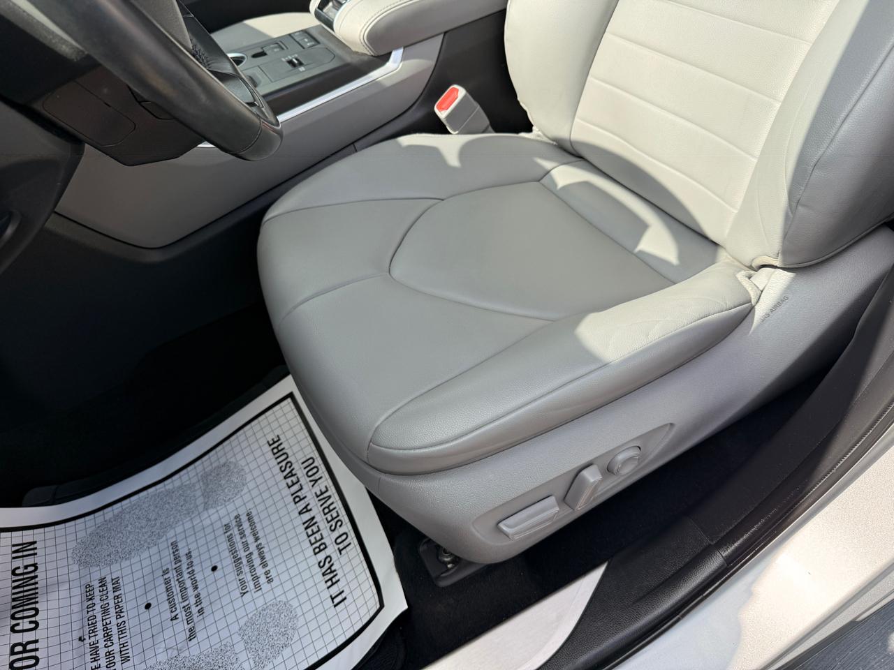 Toyota Highlander XLE FWD V6 2022