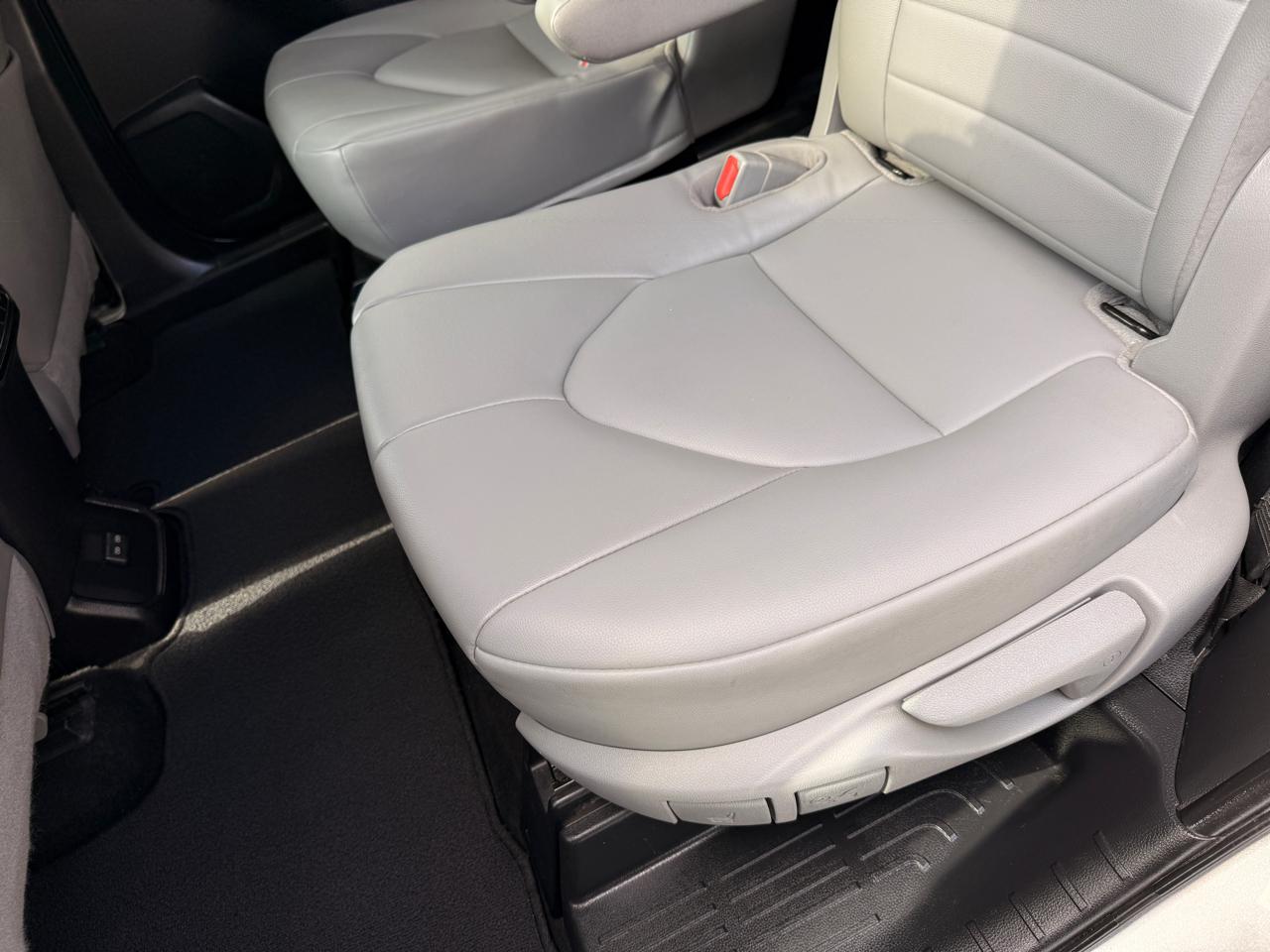 Toyota Highlander XLE FWD V6 2022