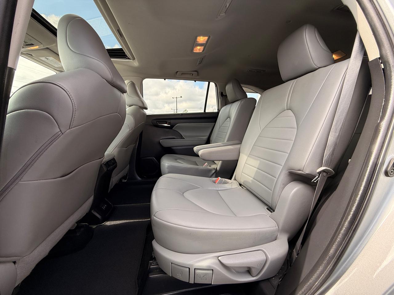 Toyota Highlander XLE FWD V6 2022