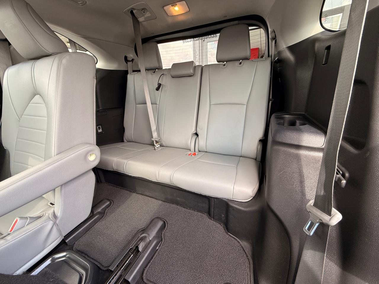 Toyota Highlander XLE FWD V6 2022