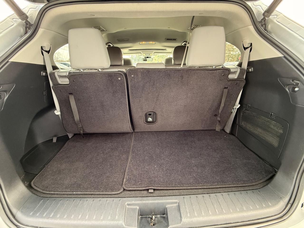 Toyota Highlander XLE FWD V6 2022