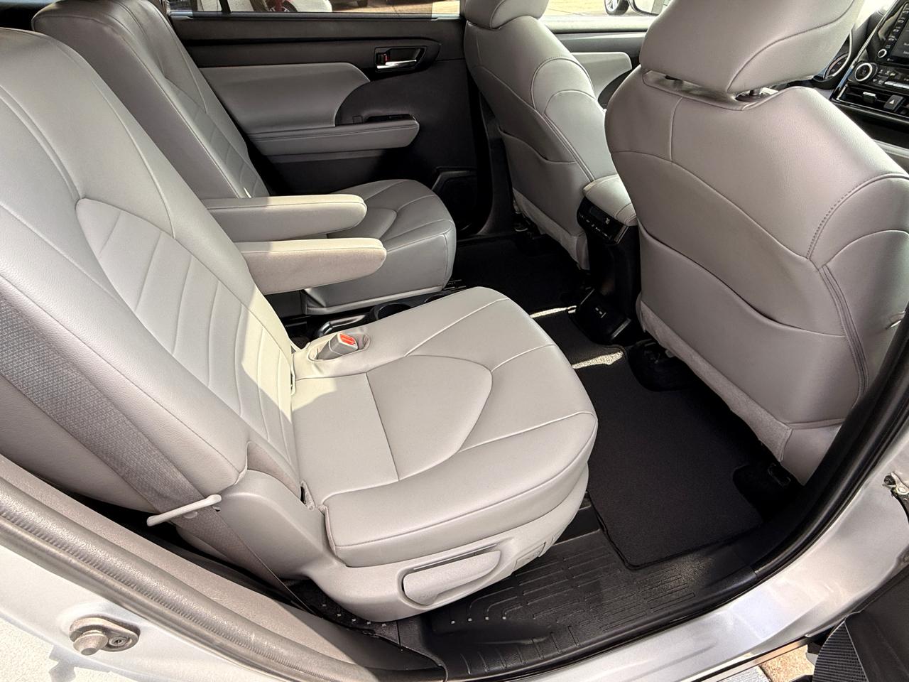 Toyota Highlander XLE FWD V6 2022